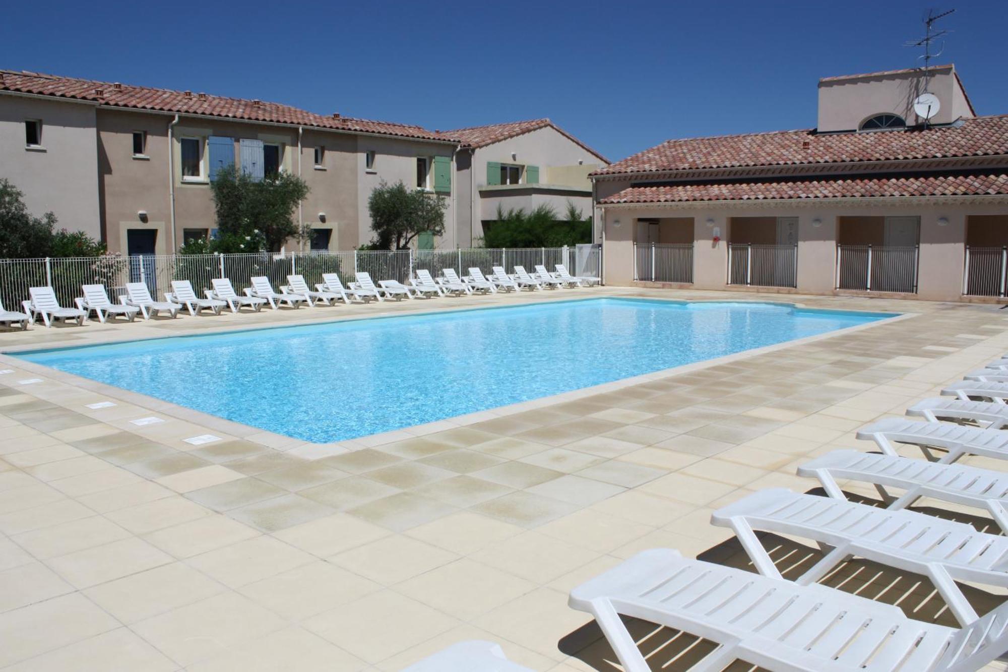 Villa Pleasant Gite, With Collective Heated Swimming Pool, In The Heart Of The Alpilles In Mouries, 4/6 People. Exterior foto